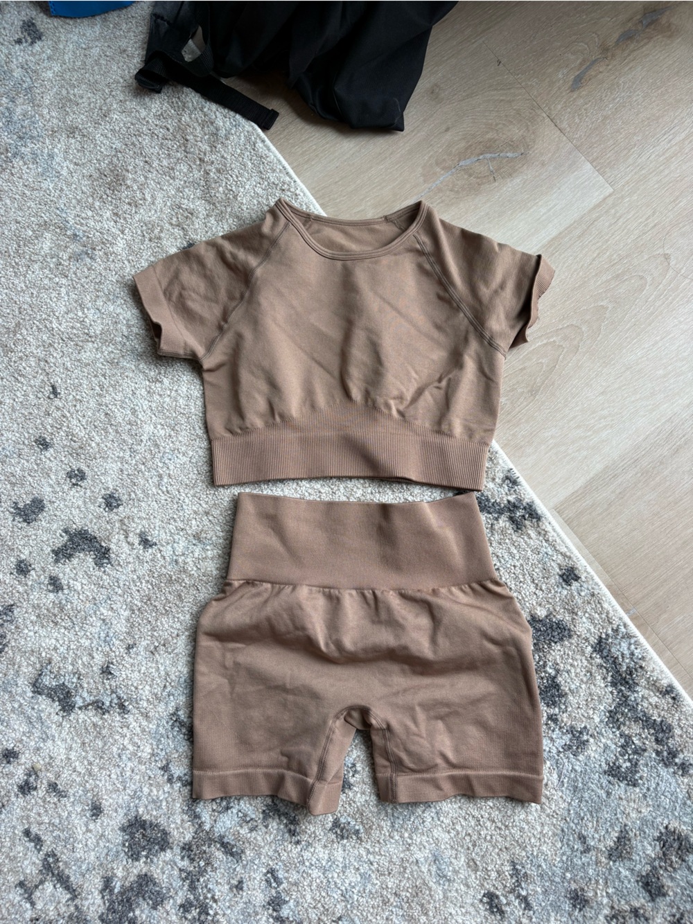 Seamless Brown Workout Set - Crop Top & Shorts